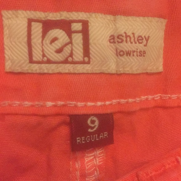 Shorts - Picture 3 of 3